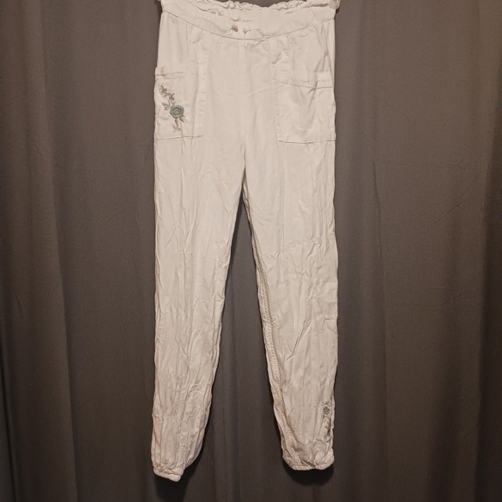 White Pants Elastic Waist Casual Comfy EMBROIDERED Floral Design Size S - Picture 2 of 6